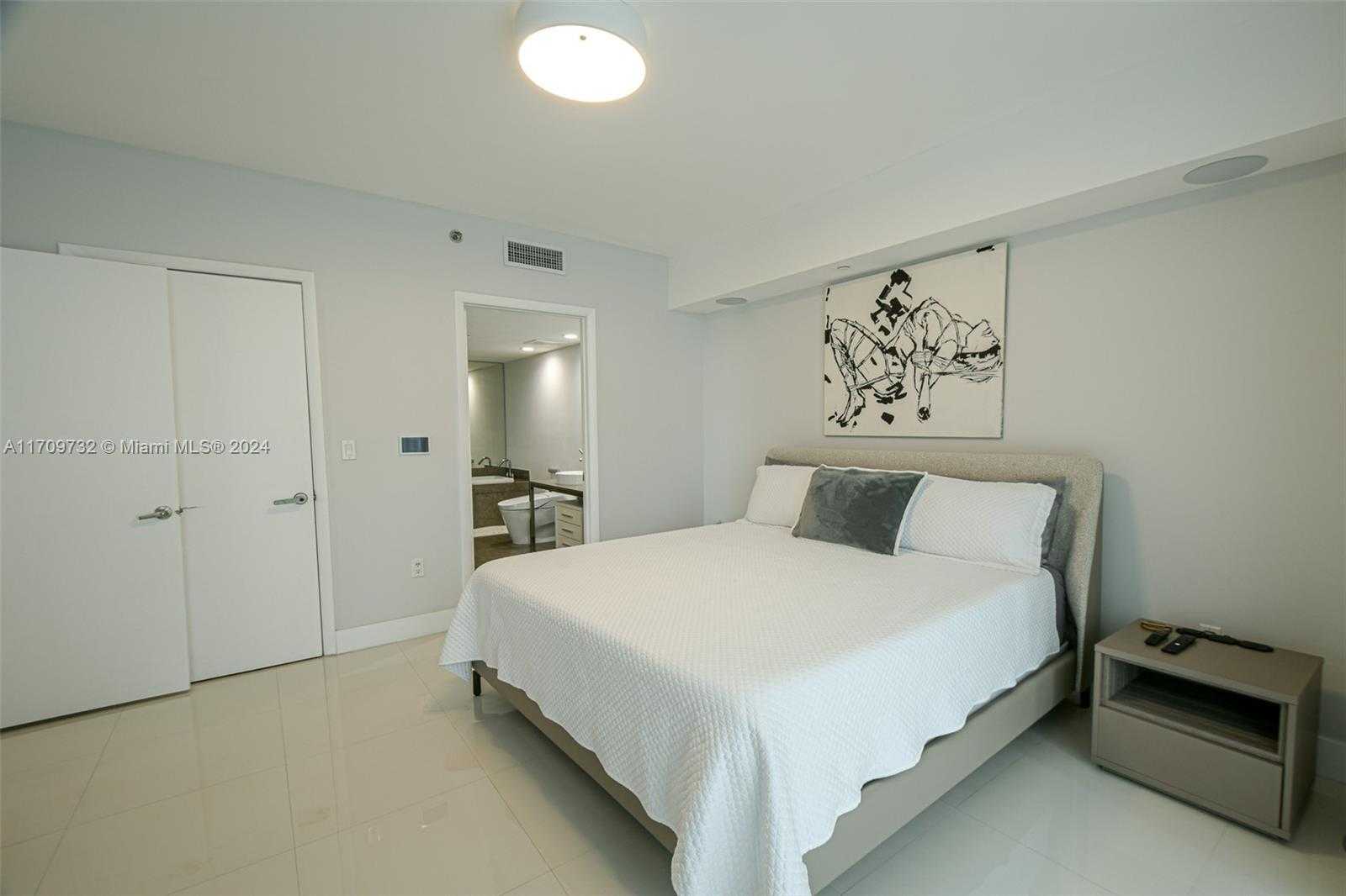 Small Image of 495 BRICKELL AVE #1902, Miami Number 9