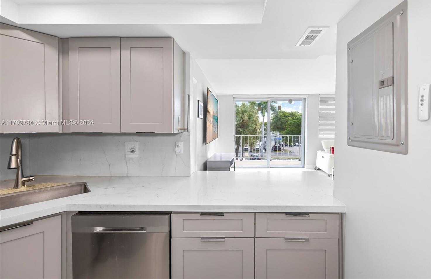 Small Image of 16546 NORTH EAST 26TH AVE #3J, North Miami Beach Number 5