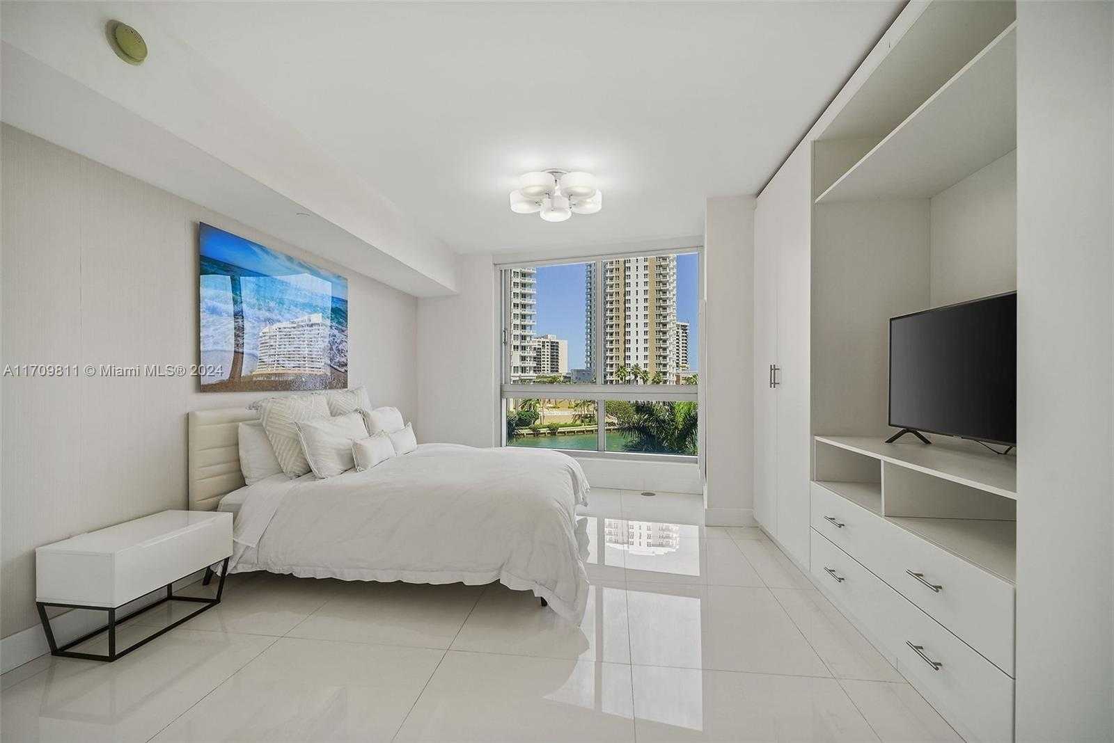 Small Image of 495 BRICKELL AVE #402, Miami Number 18