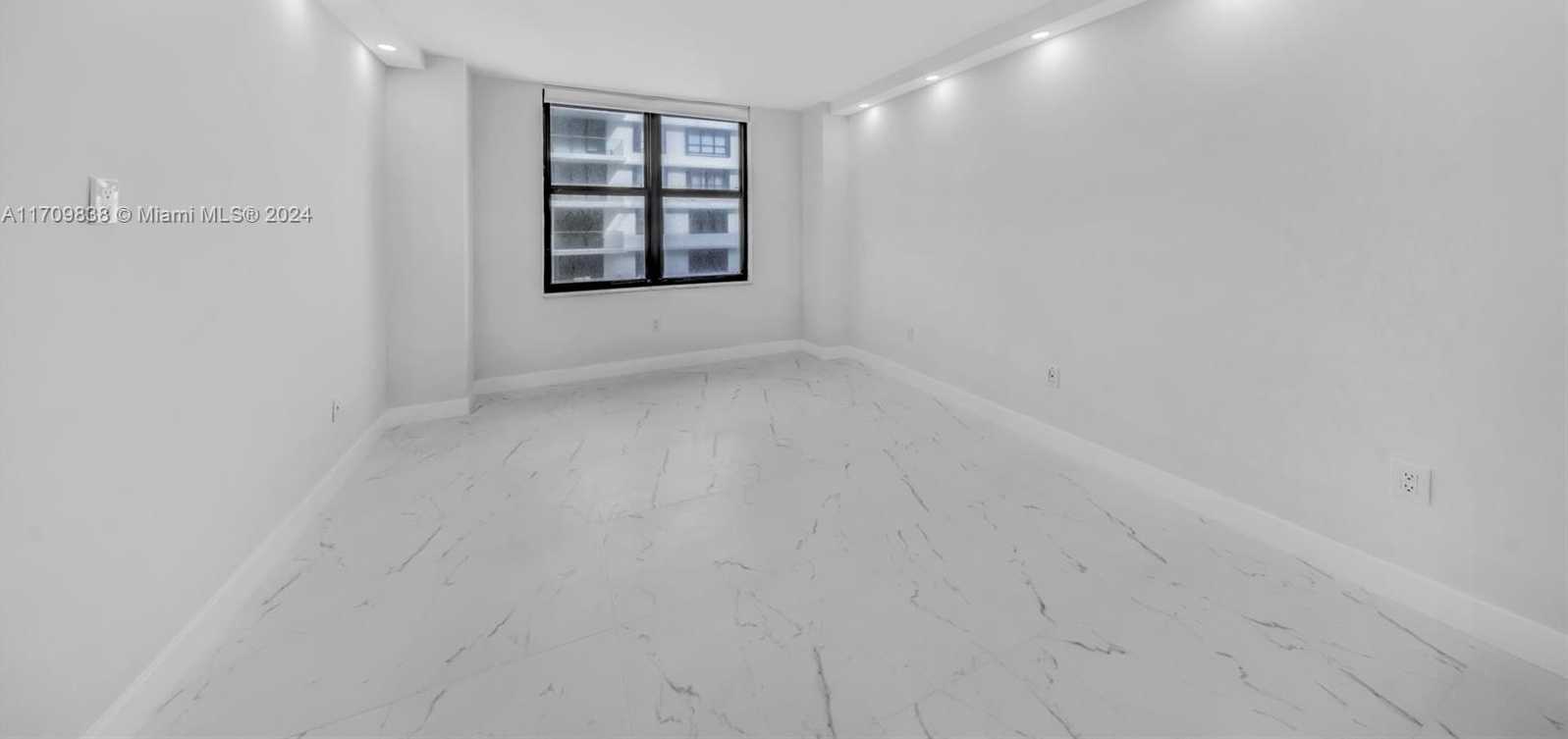 Small Image of 9801 COLLINS AVE #15X, Bal Harbour Number 15