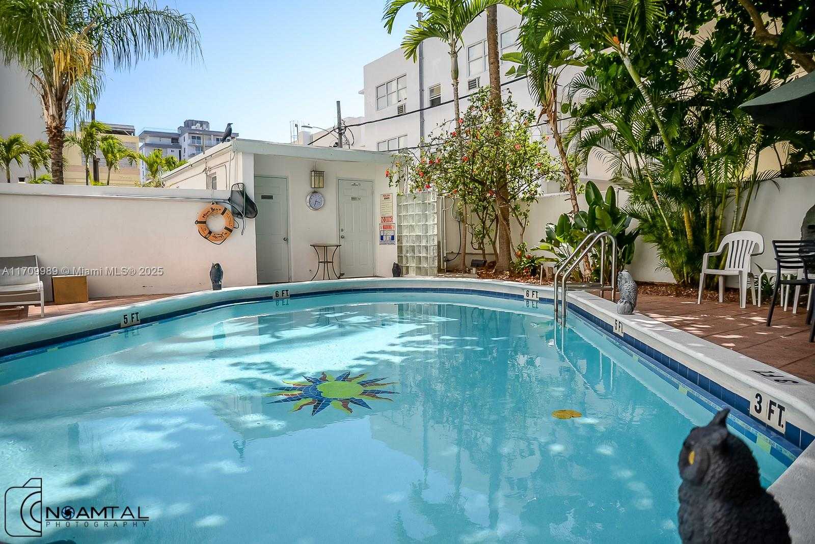 Small Image of 1390 OCEAN DRIVE #201, Miami Beach Number 3