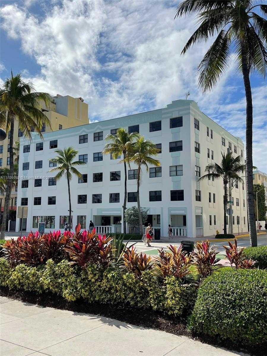 Small Image of 1390 OCEAN DRIVE #201, Miami Beach Number 4