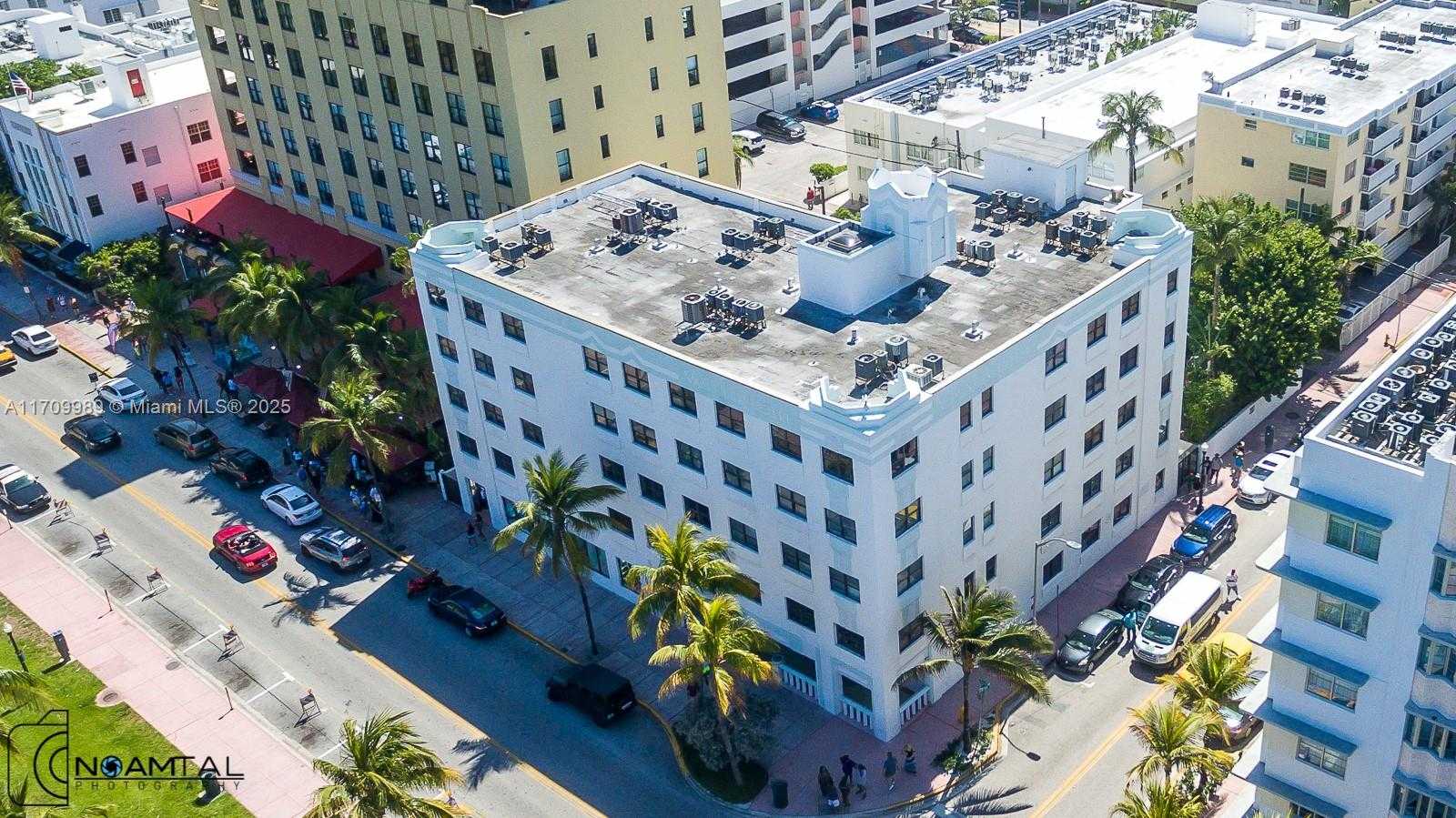 Small Image of 1390 OCEAN DRIVE #201, Miami Beach Number 5