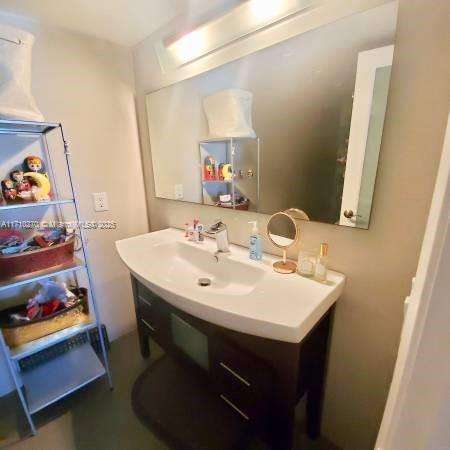 Small Image of 600 NORTH EAST 36 ST #PH22, Miami Number 22