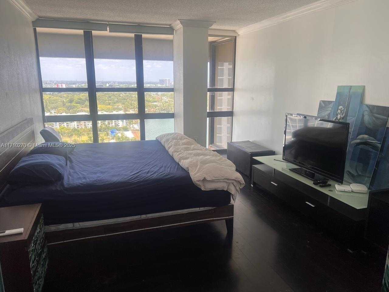 Small Image of 600 NORTH EAST 36 ST #PH22, Miami Number 61
