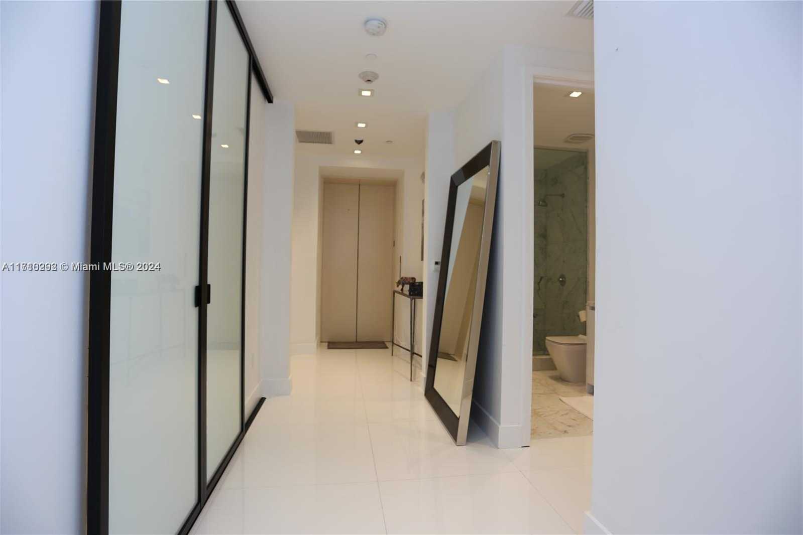 Small Image of 16901 Collins Ave, Sunny Isles Beach, FL 33160, USA Number 8