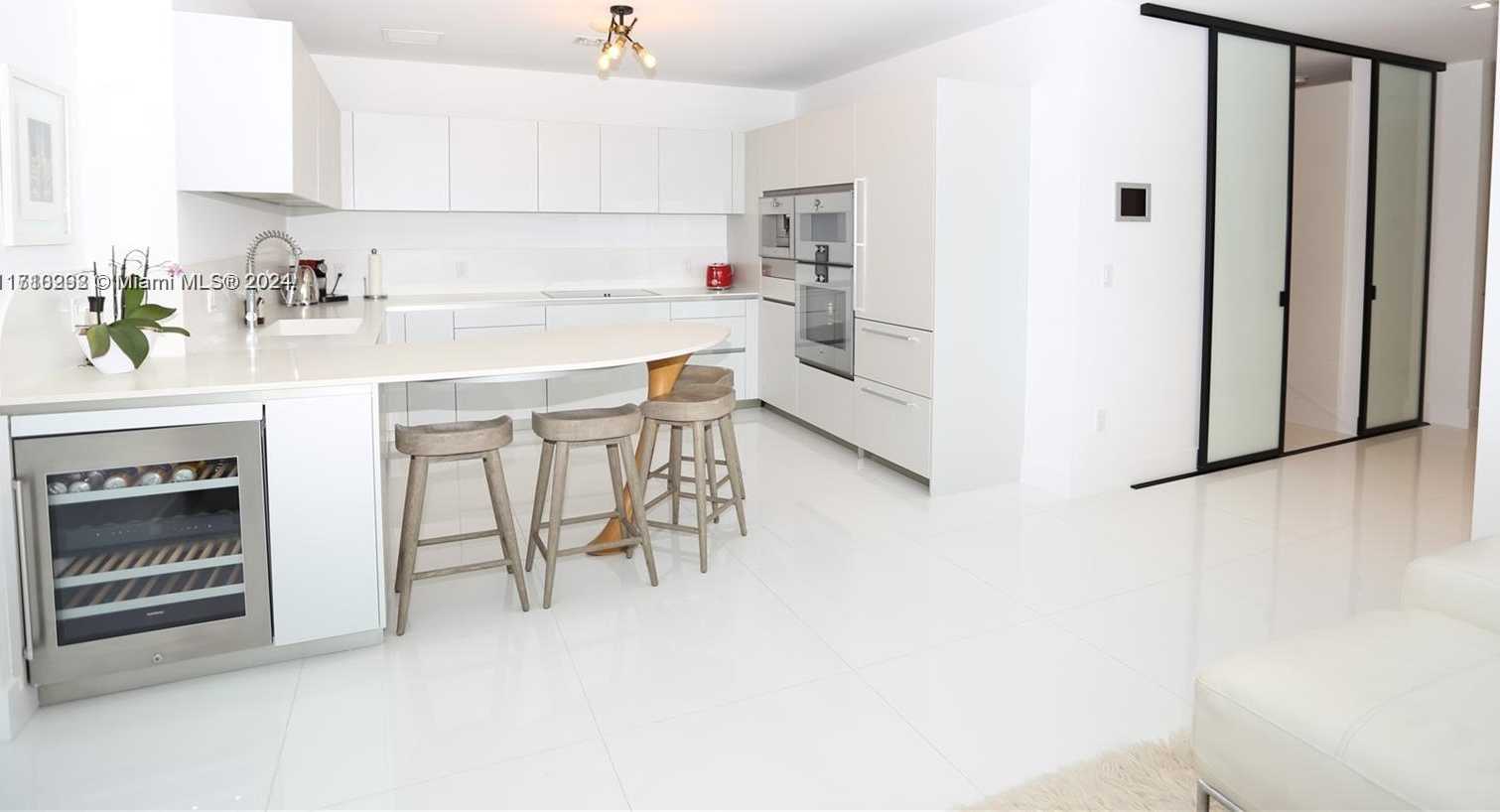 Small Image of 16901 Collins Ave, Sunny Isles Beach, FL 33160, USA Number 9