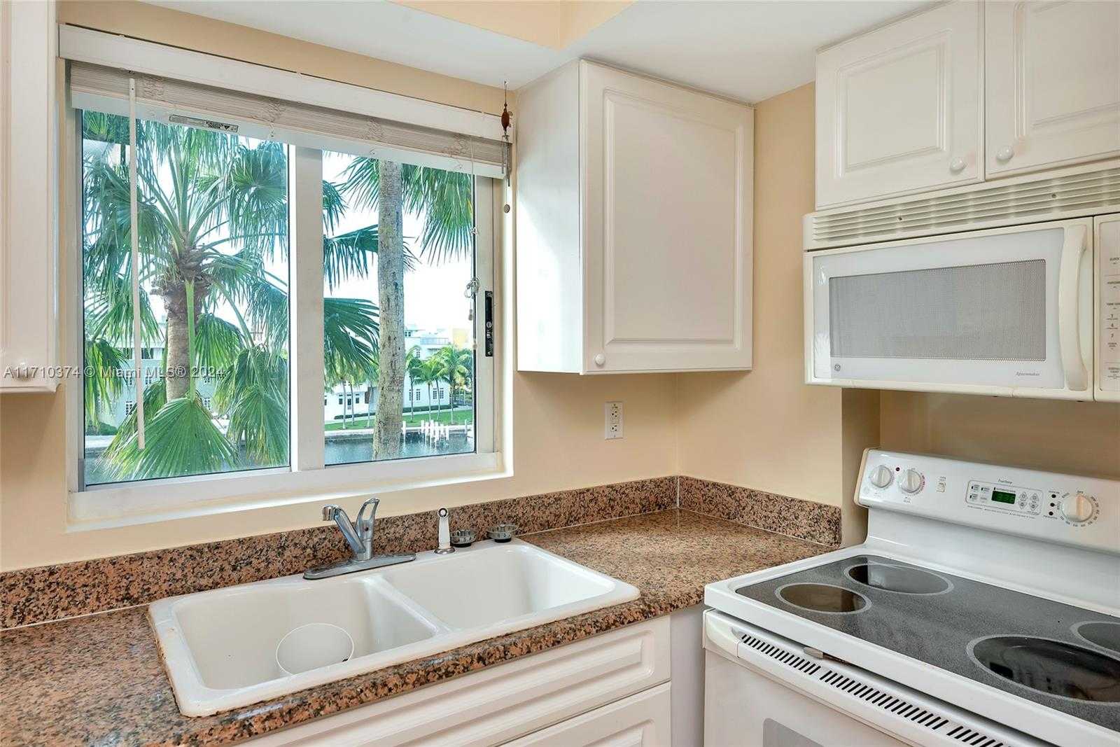 Small Image of 5900 COLLINS AVE #408, Miami Beach Number 15