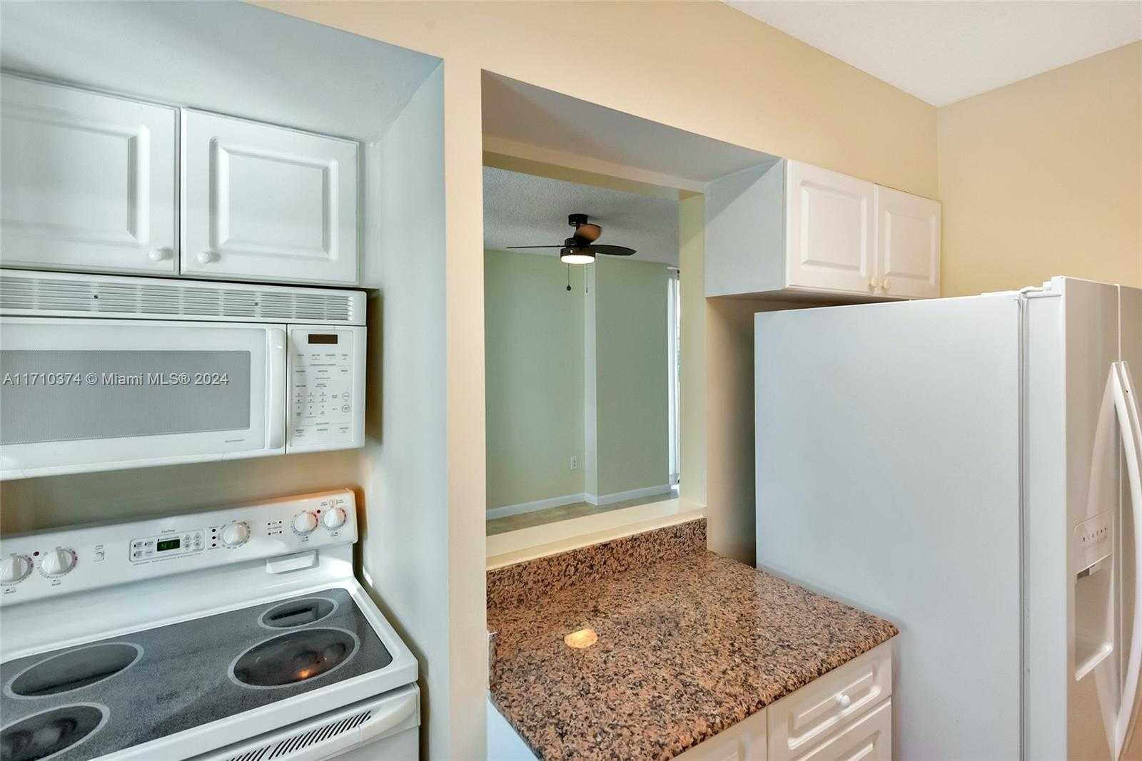 Small Image of 5900 COLLINS AVE #408, Miami Beach Number 16