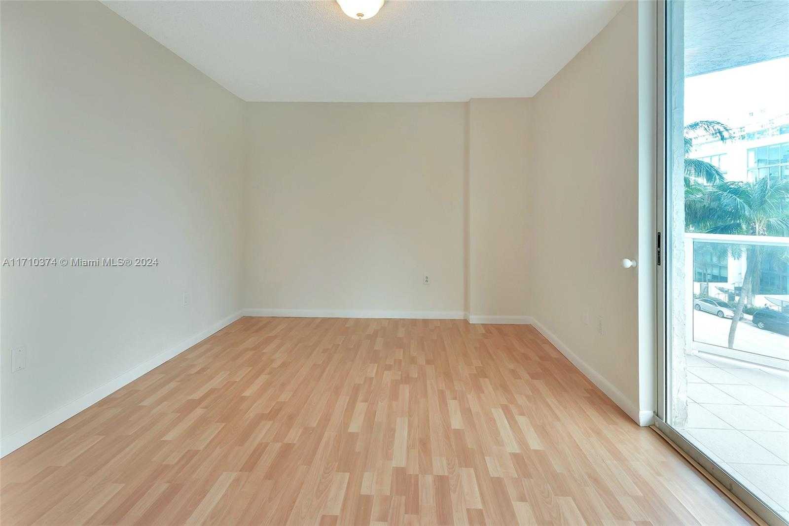 Small Image of 5900 COLLINS AVE #408, Miami Beach Number 19