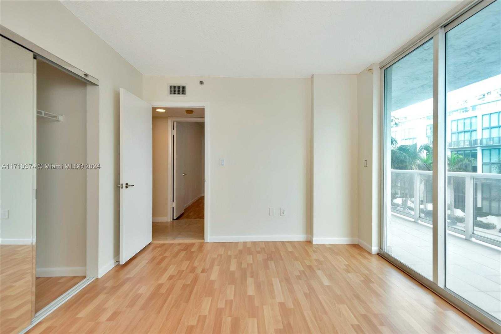 Small Image of 5900 COLLINS AVE #408, Miami Beach Number 21