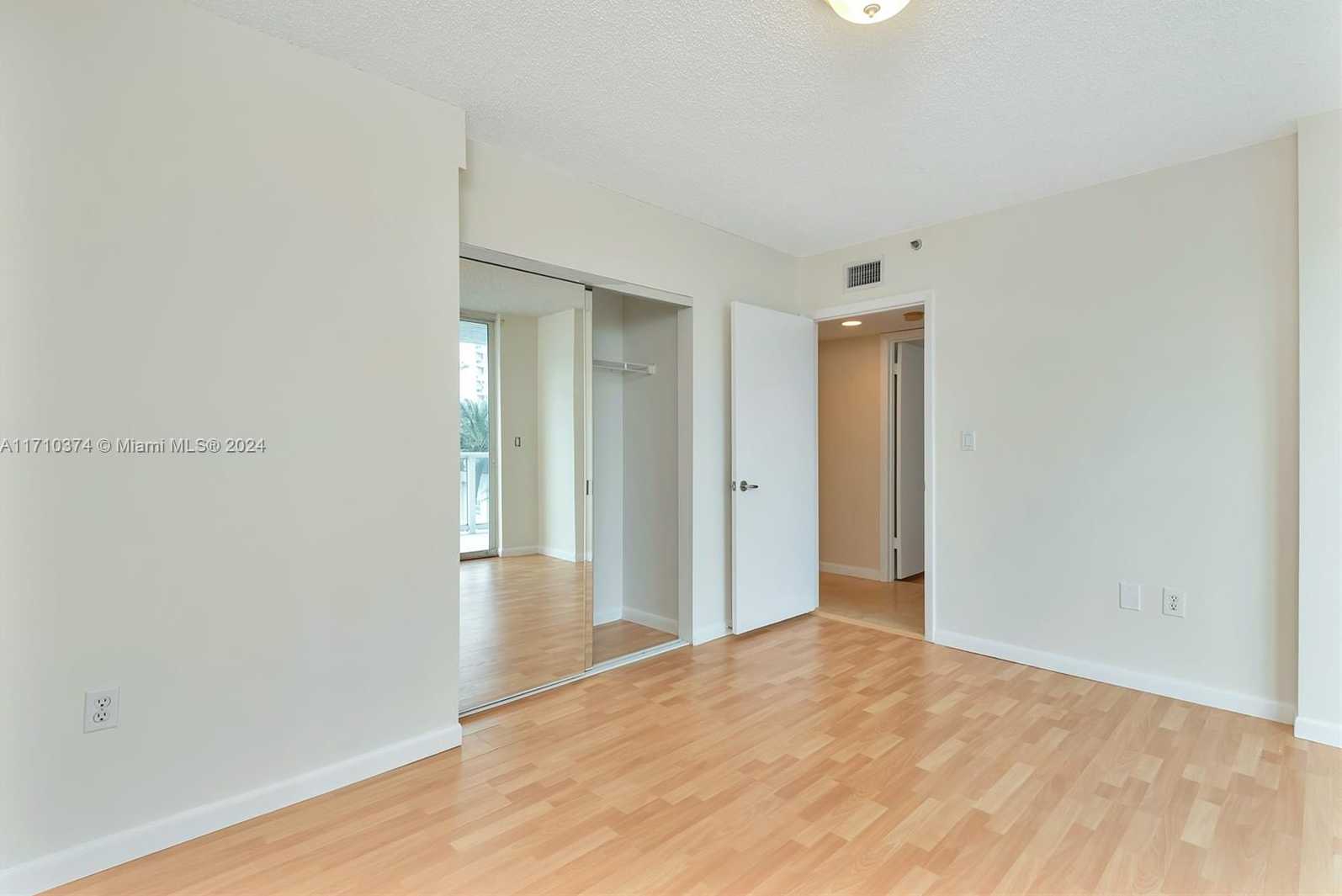 Small Image of 5900 COLLINS AVE #408, Miami Beach Number 22