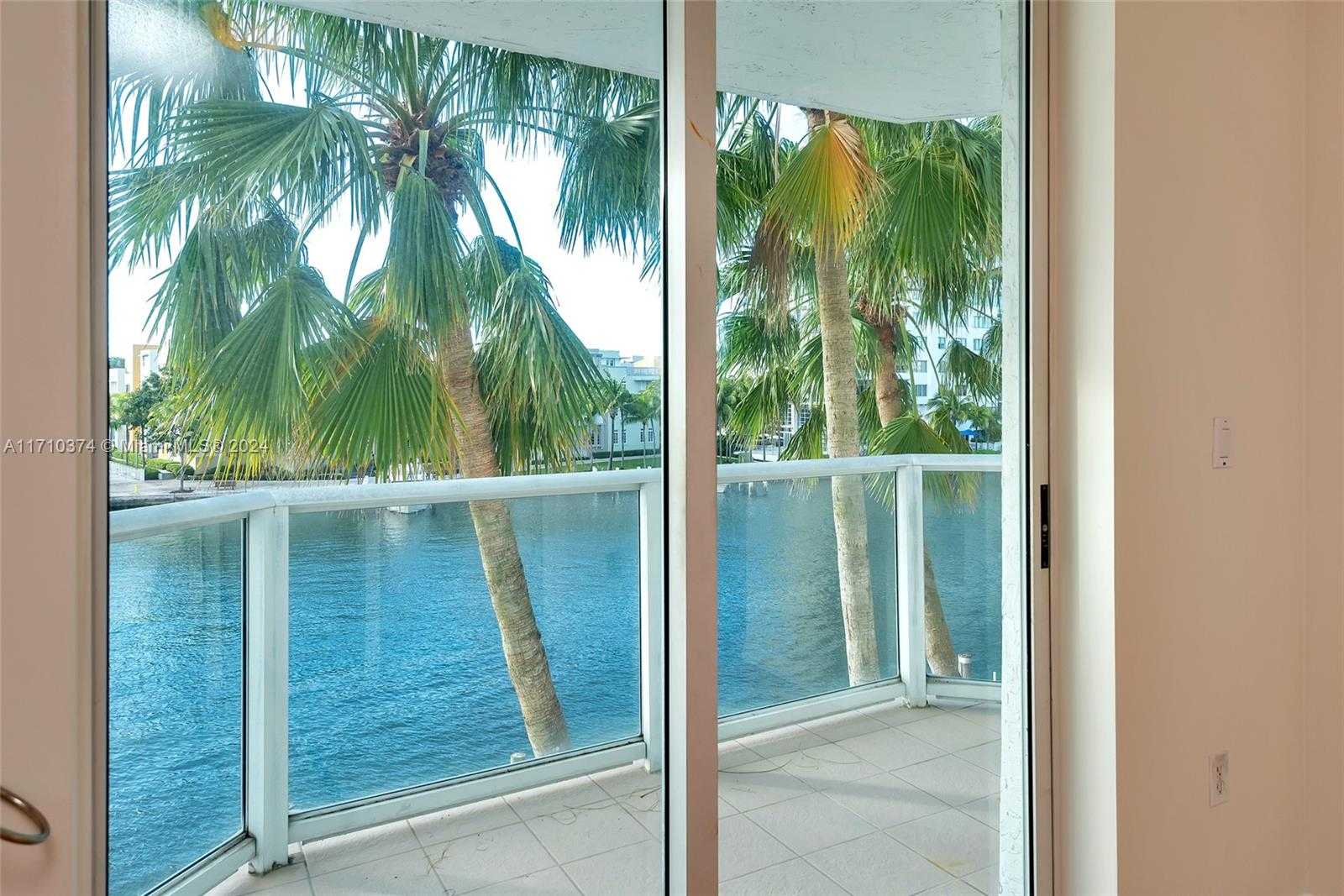 Small Image of 5900 COLLINS AVE #408, Miami Beach Number 24
