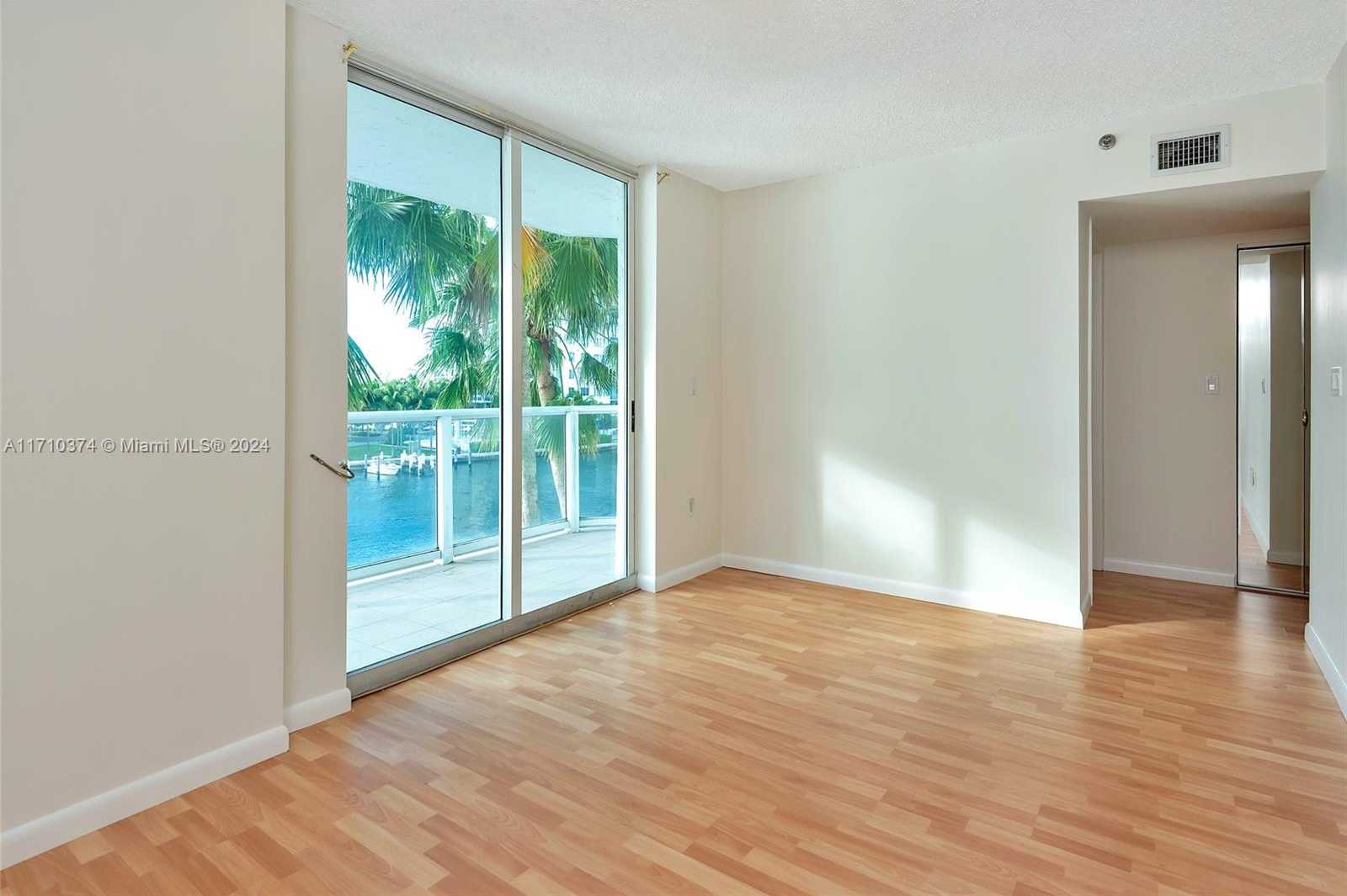 Small Image of 5900 COLLINS AVE #408, Miami Beach Number 25