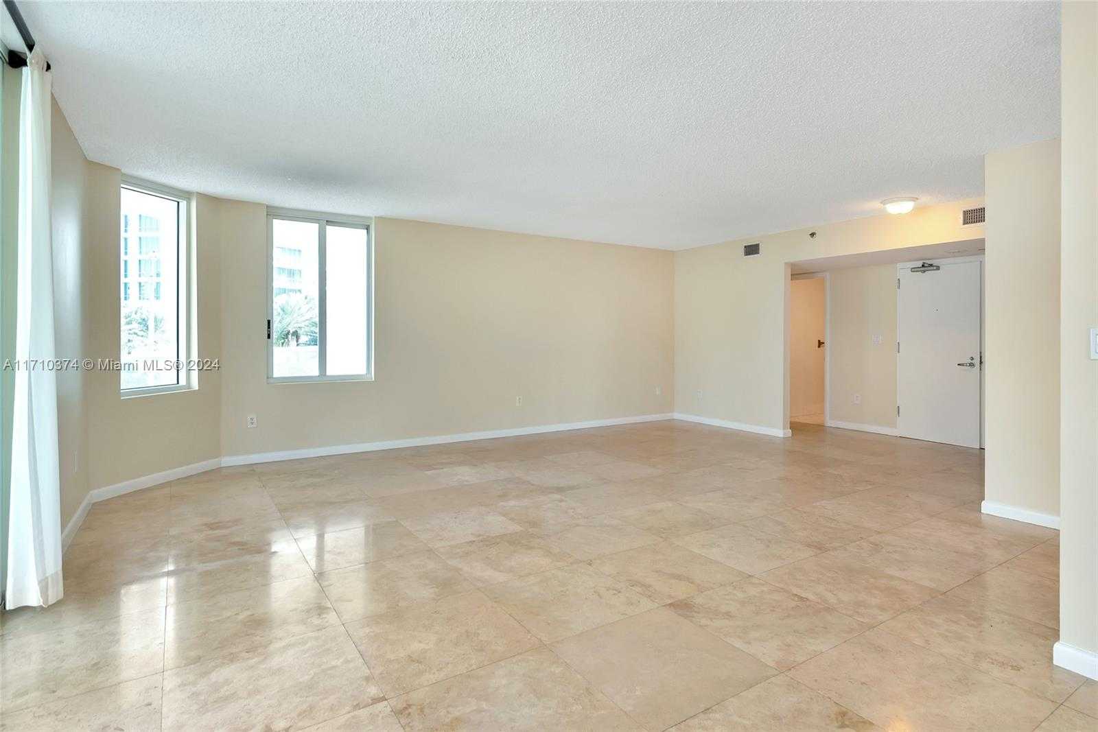 Small Image of 5900 COLLINS AVE #408, Miami Beach Number 9