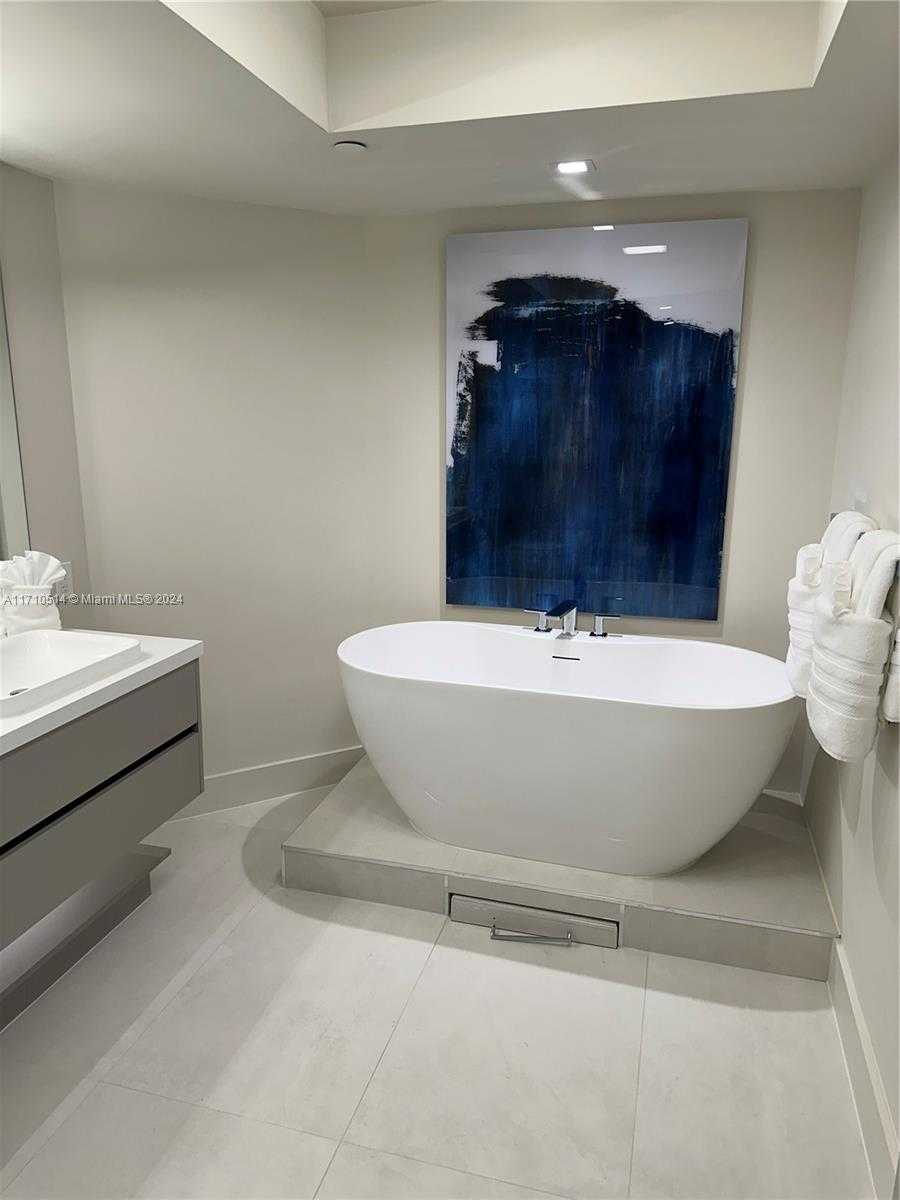 Small Image of 2000 SOUTH EAST ISLAND BLVD #903, Aventura Number 25