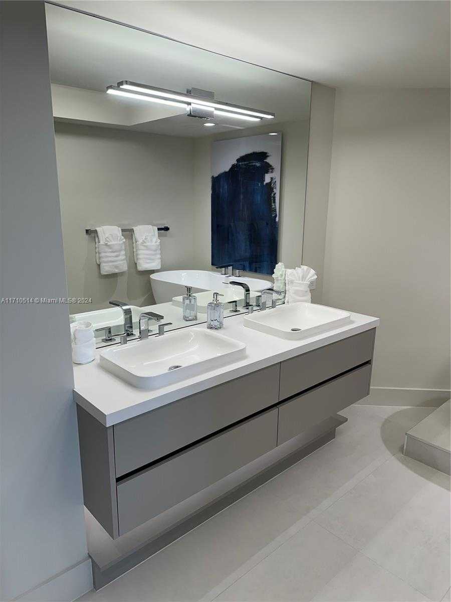 Small Image of 2000 SOUTH EAST ISLAND BLVD #903, Aventura Number 9