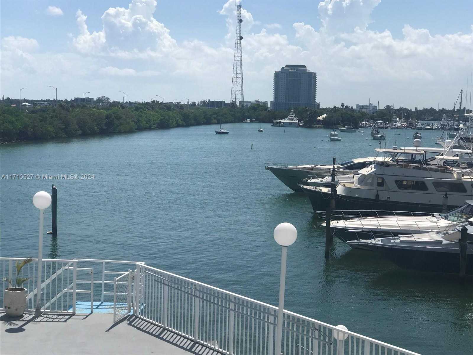 Small Image of 7904 WEST DR #215, North Bay Village Number 12