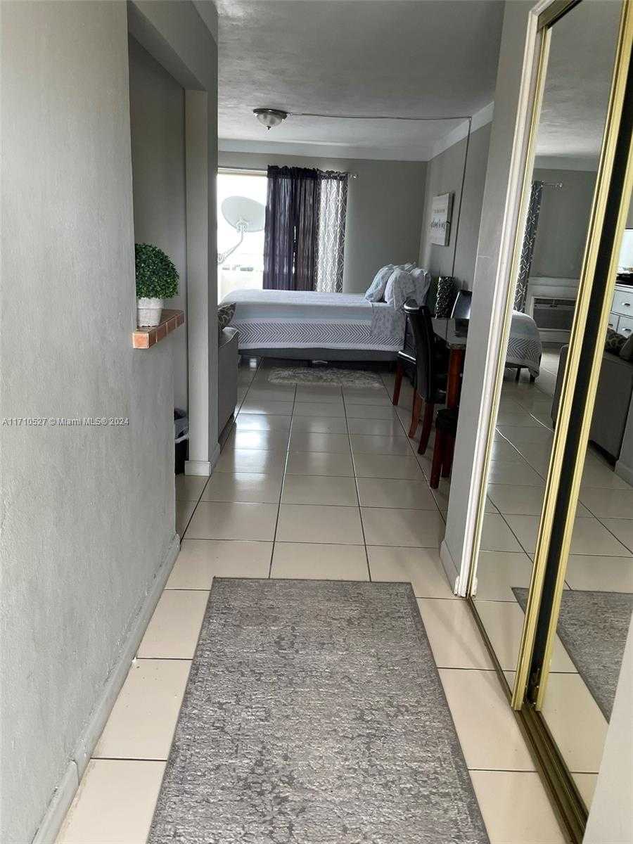 Small Image of 7904 WEST DR #215, North Bay Village Number 3