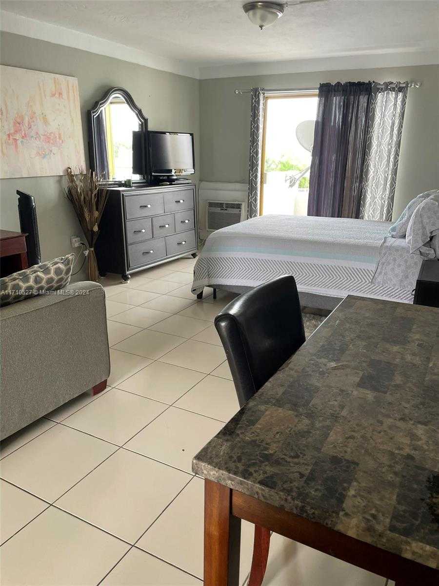 Small Image of 7904 WEST DR #215, North Bay Village Number 5
