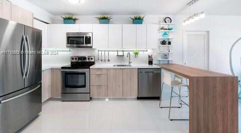 Small Image of 100 LINCOLN RD #739, Miami Beach Number 6