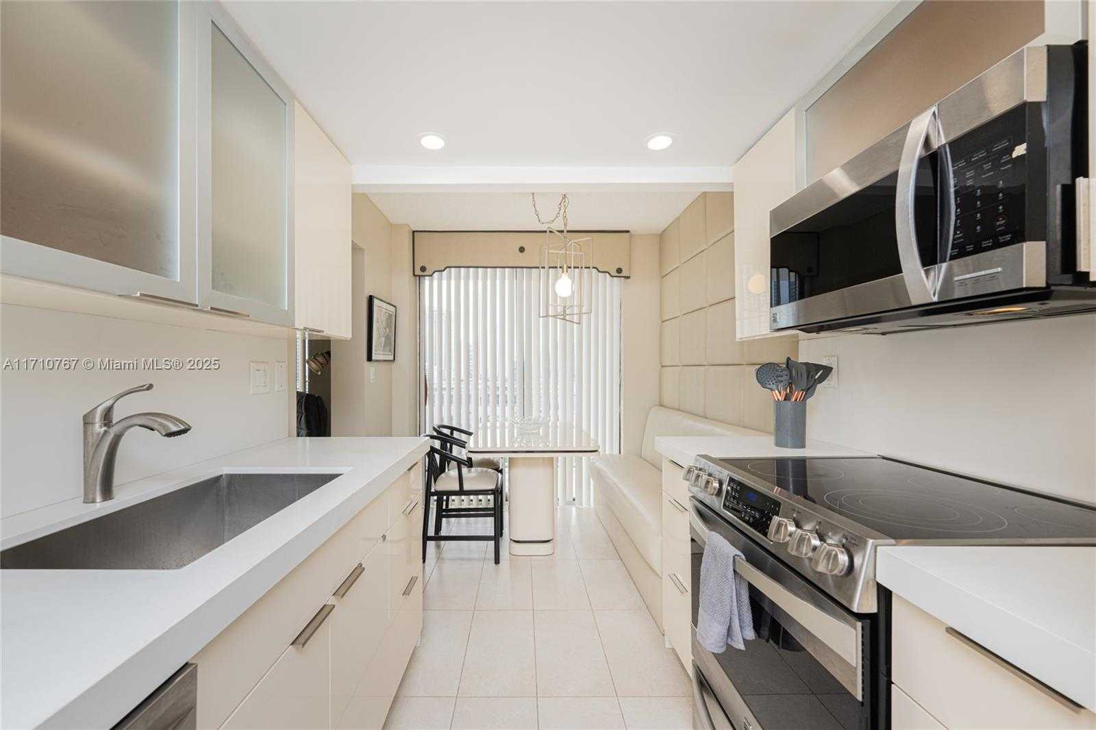 Small Image of 210 174TH ST #1108, Sunny Isles Beach Number 5