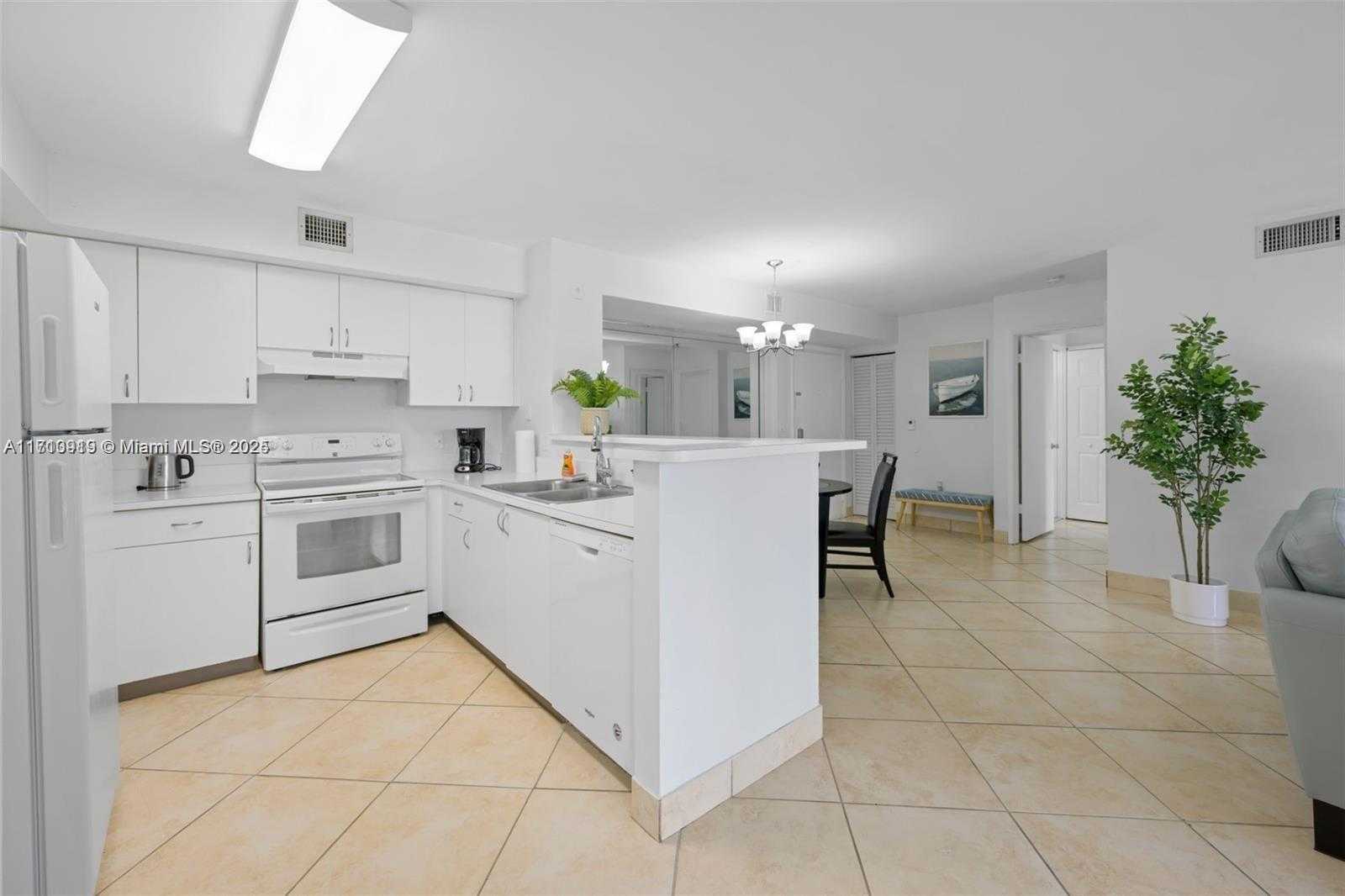 Small Image of 19701 EAST COUNTRY CLUB DR #5501, Aventura Number 7