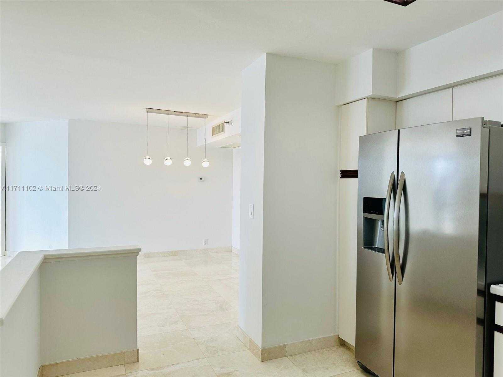 Small Image of 3530 MYSTIC POINTE DR #2904, Aventura Number 10