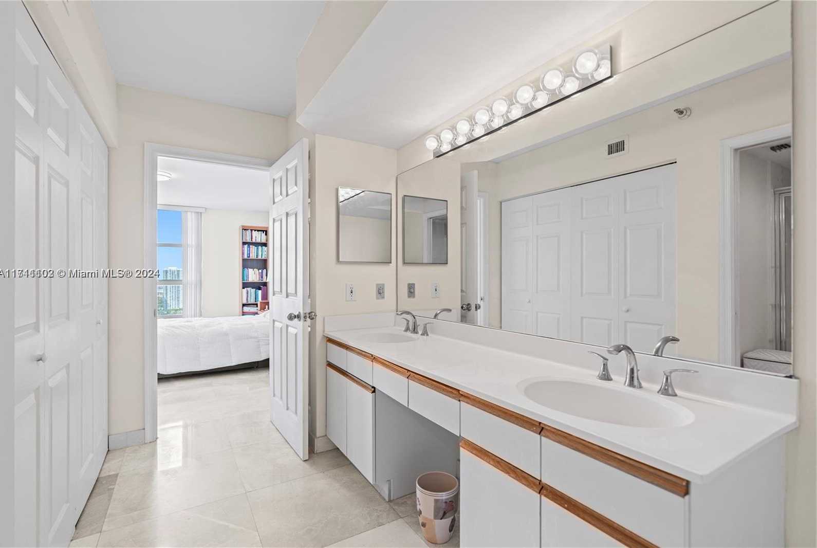 Small Image of 3530 MYSTIC POINTE DR #2904, Aventura Number 11
