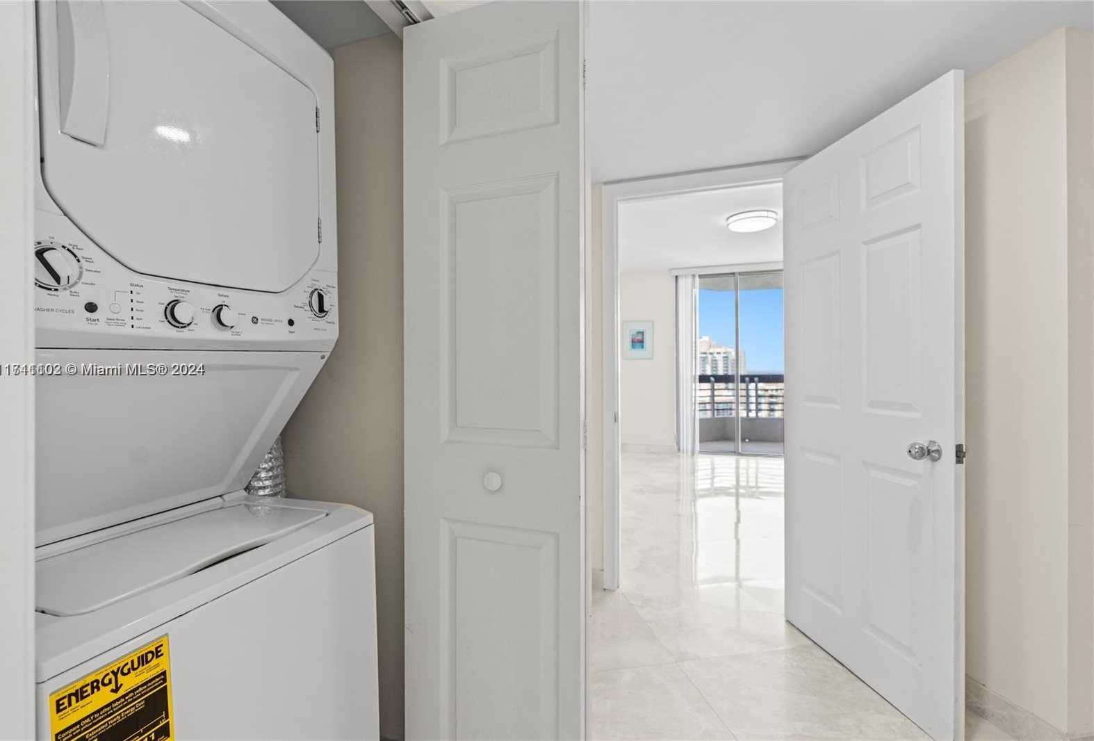 Small Image of 3530 MYSTIC POINTE DR #2904, Aventura Number 14