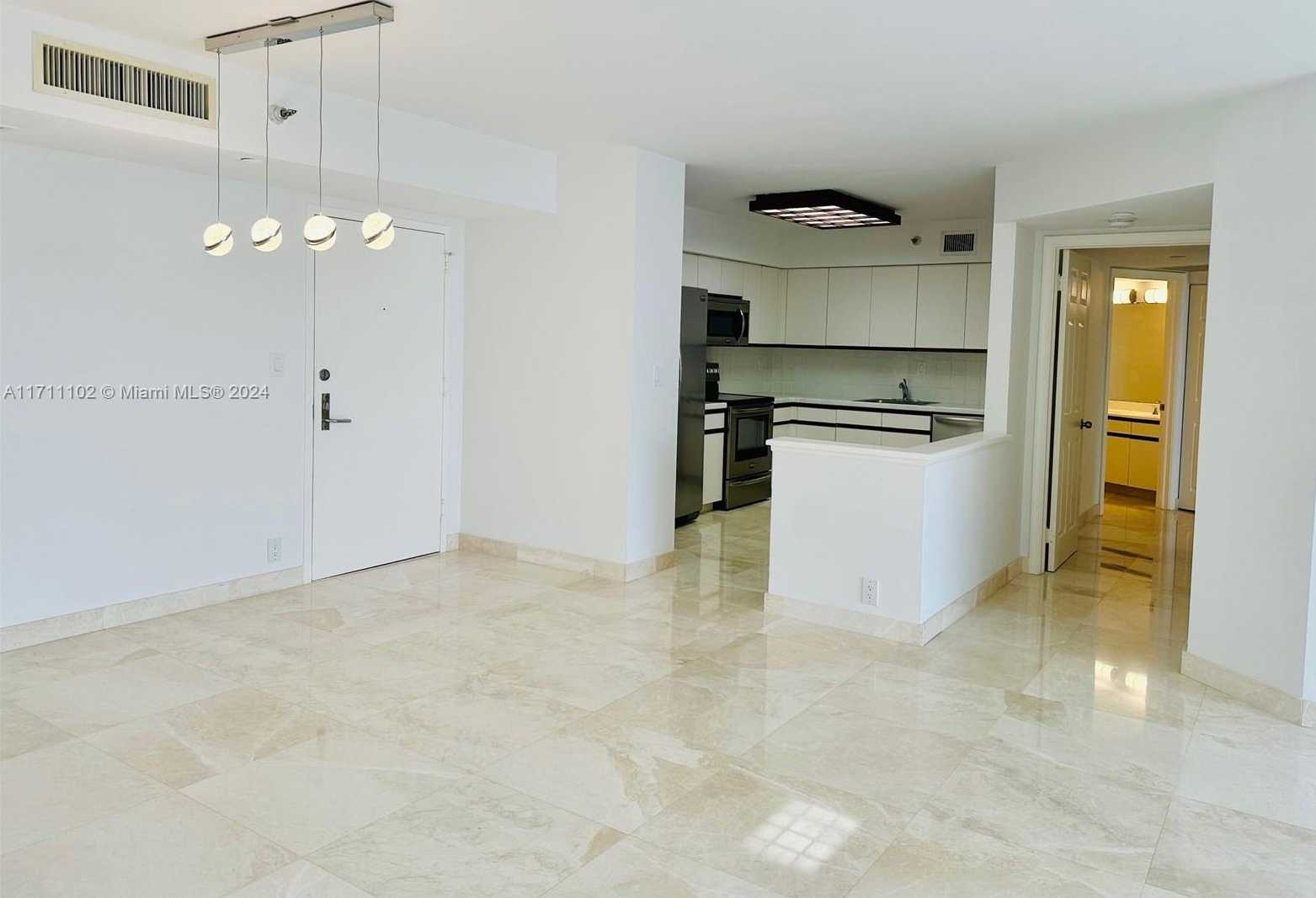 Small Image of 3530 MYSTIC POINTE DR #2904, Aventura Number 5