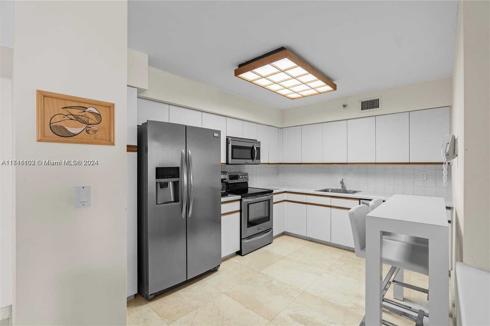 Small Image of 3530 MYSTIC POINTE DR #2904, Aventura Number 9