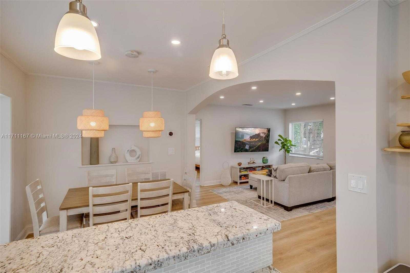 Small Image of 2969 SOUTH WEST 20TH ST, Miami Number 10