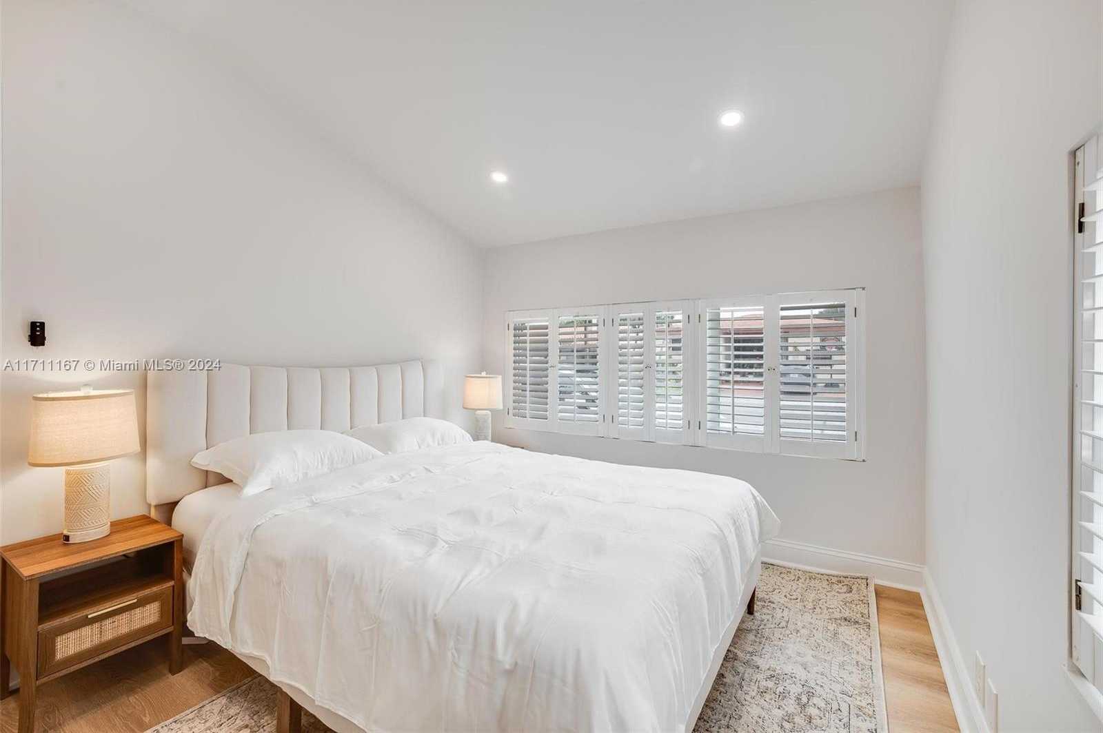 Small Image of 2969 SOUTH WEST 20TH ST, Miami Number 11