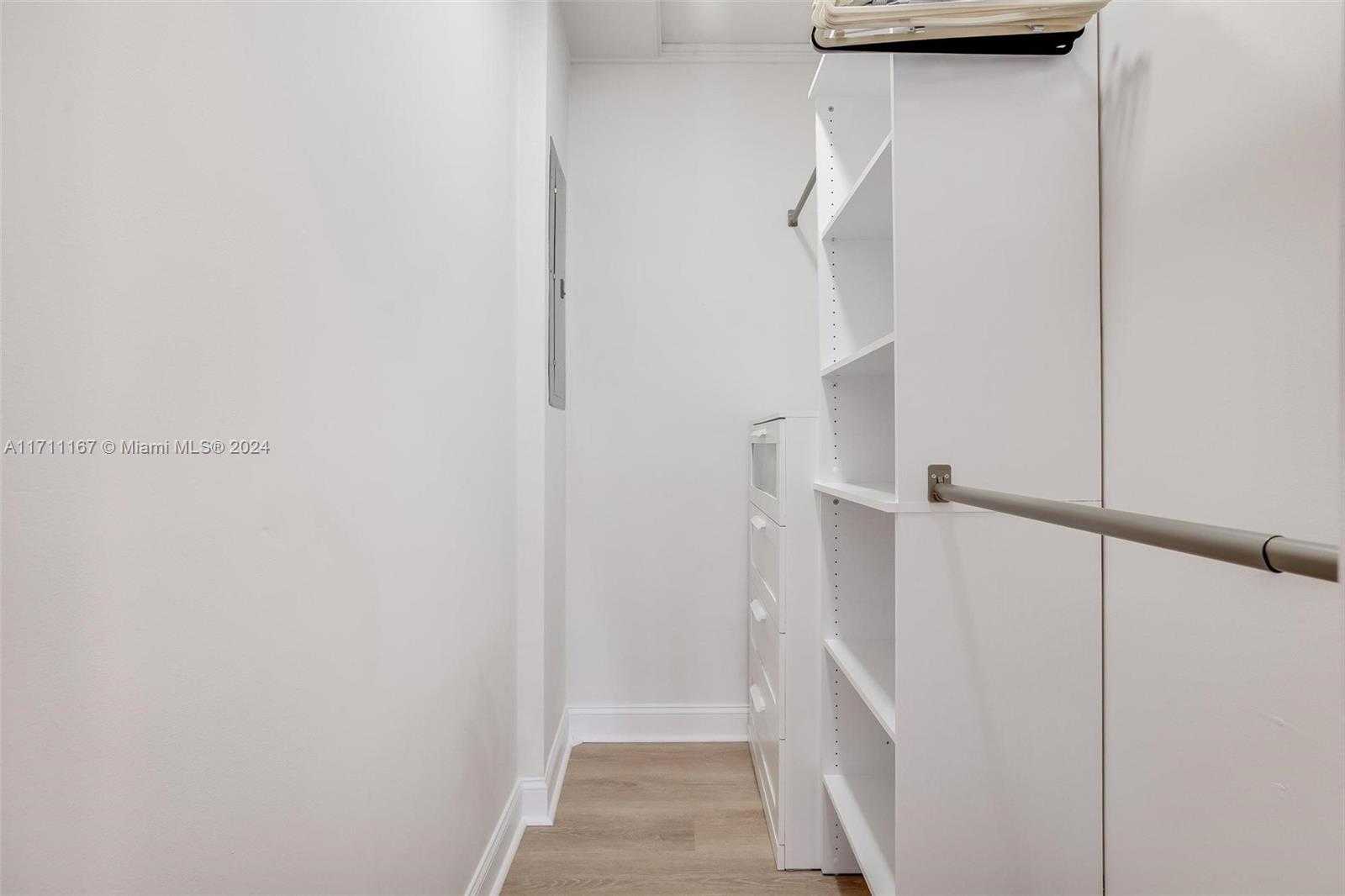 Small Image of 2969 SOUTH WEST 20TH ST, Miami Number 13