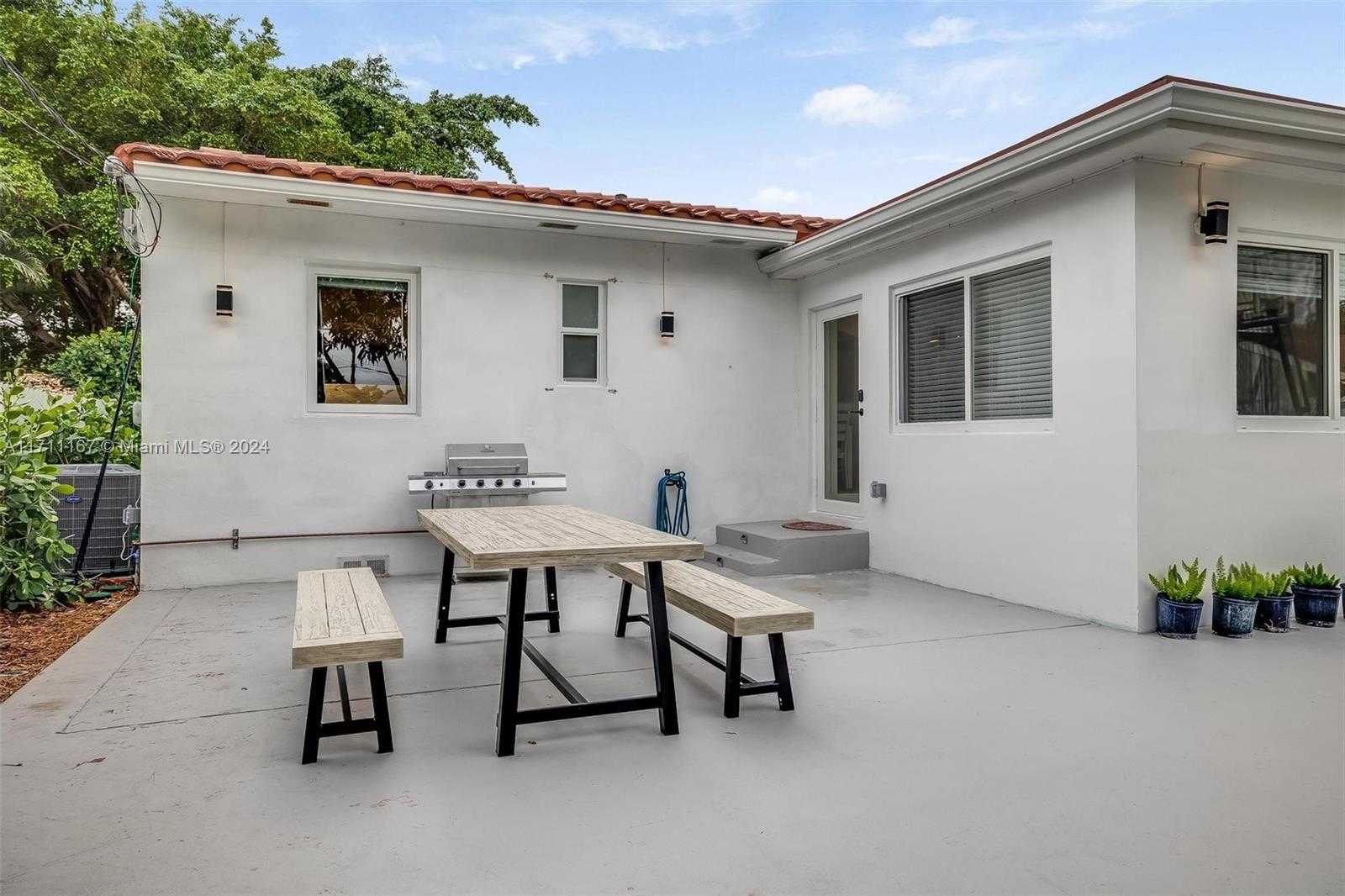 Small Image of 2969 SOUTH WEST 20TH ST, Miami Number 23