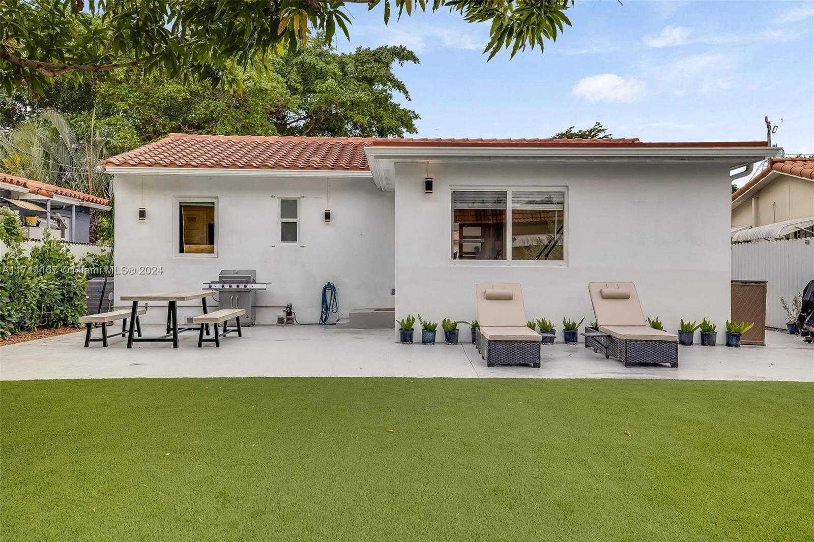 Small Image of 2969 SOUTH WEST 20TH ST, Miami Number 26