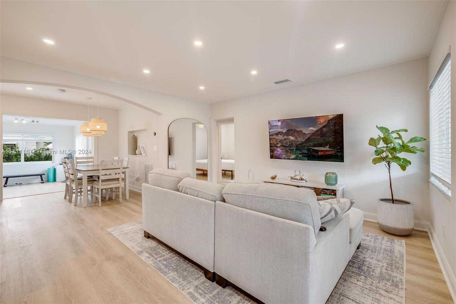 Small Image of 2969 SOUTH WEST 20TH ST, Miami Number 5