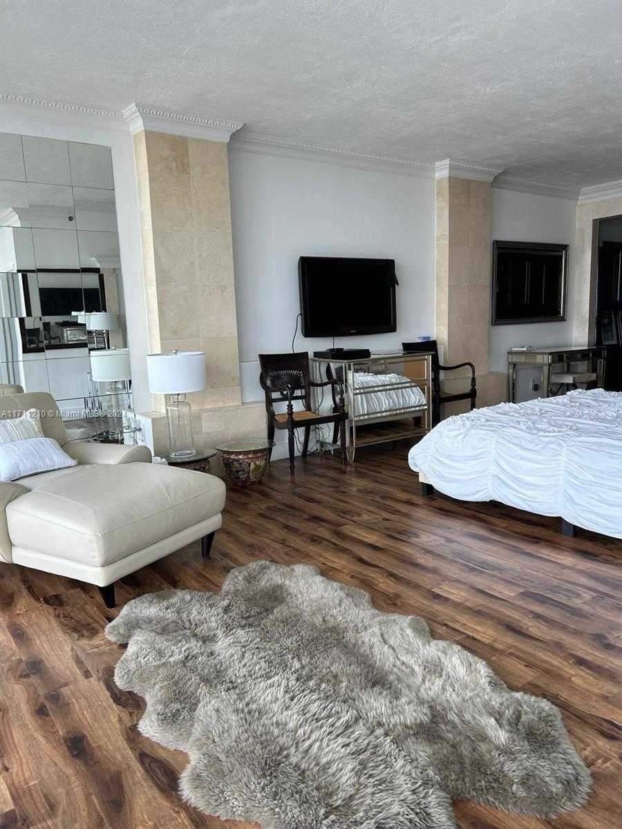 Small Image of 100 LINCOLN RD #PH7, Miami Beach Number 23