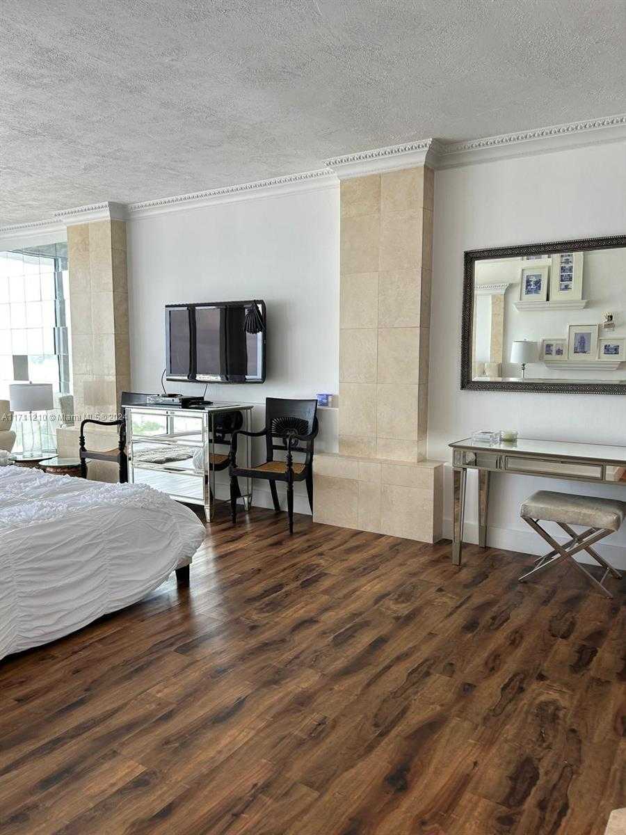 Small Image of 100 LINCOLN RD #PH7, Miami Beach Number 24