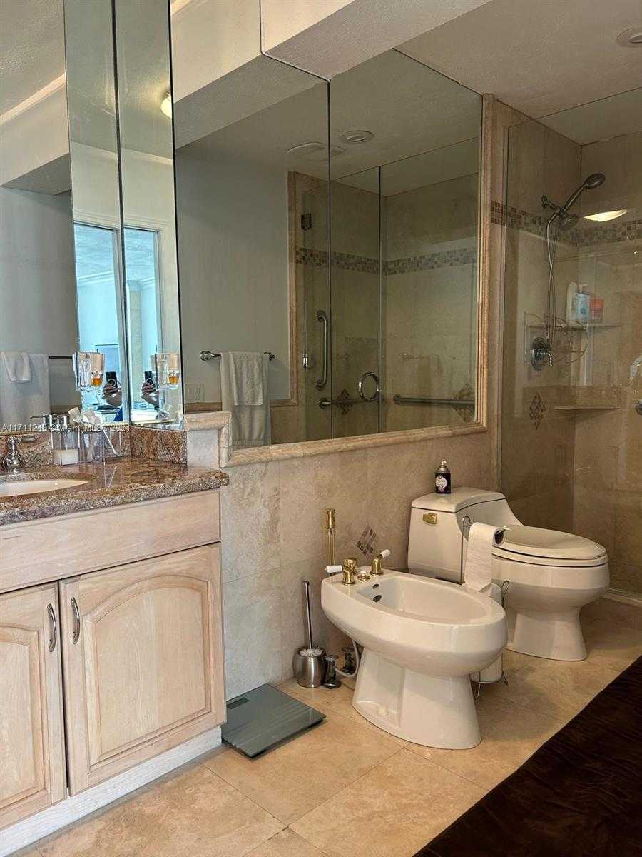 Small Image of 100 LINCOLN RD #PH7, Miami Beach Number 30