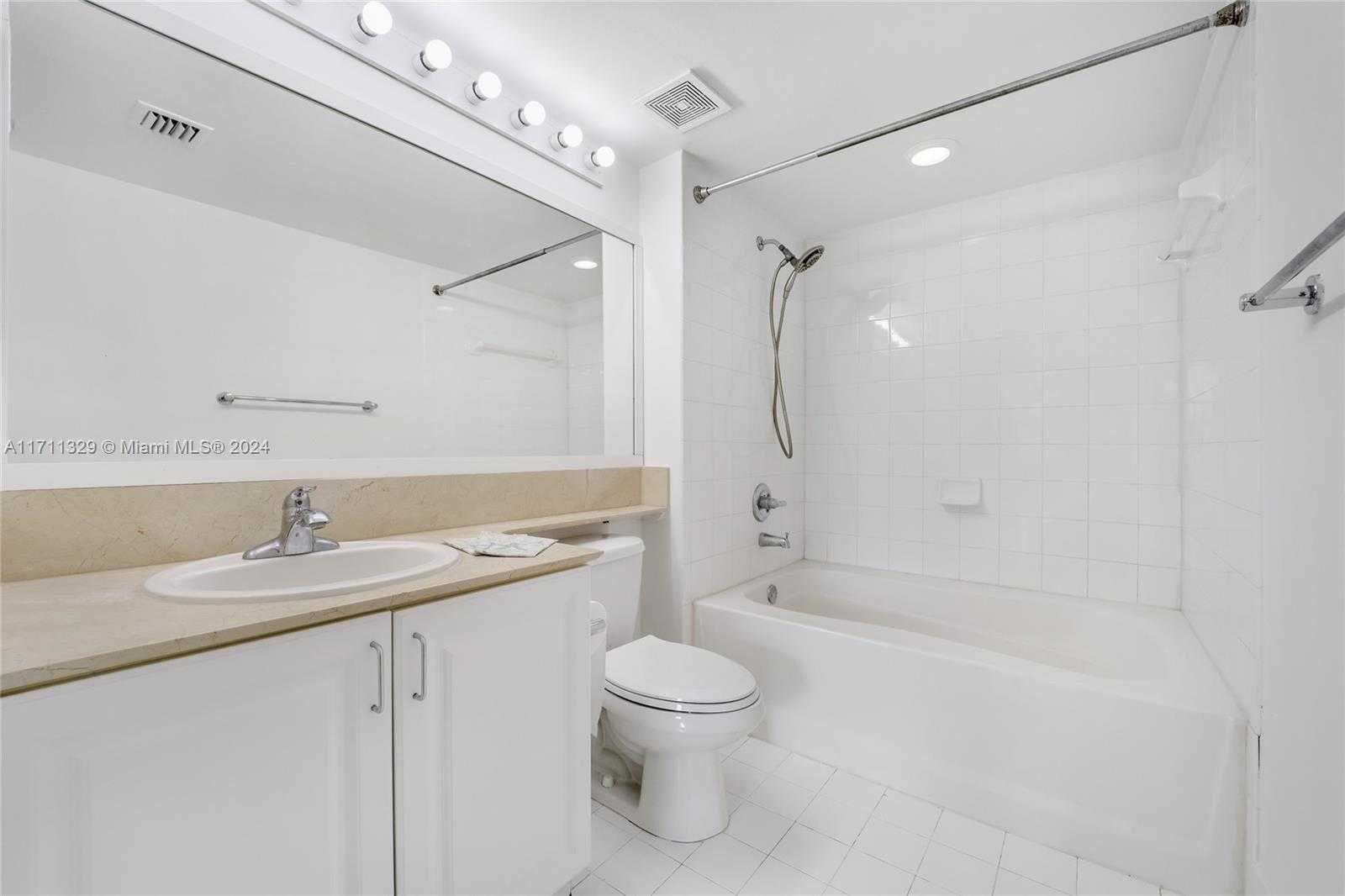 Small Image of 1155 BRICKELL BAY DR #609, Miami Number 10