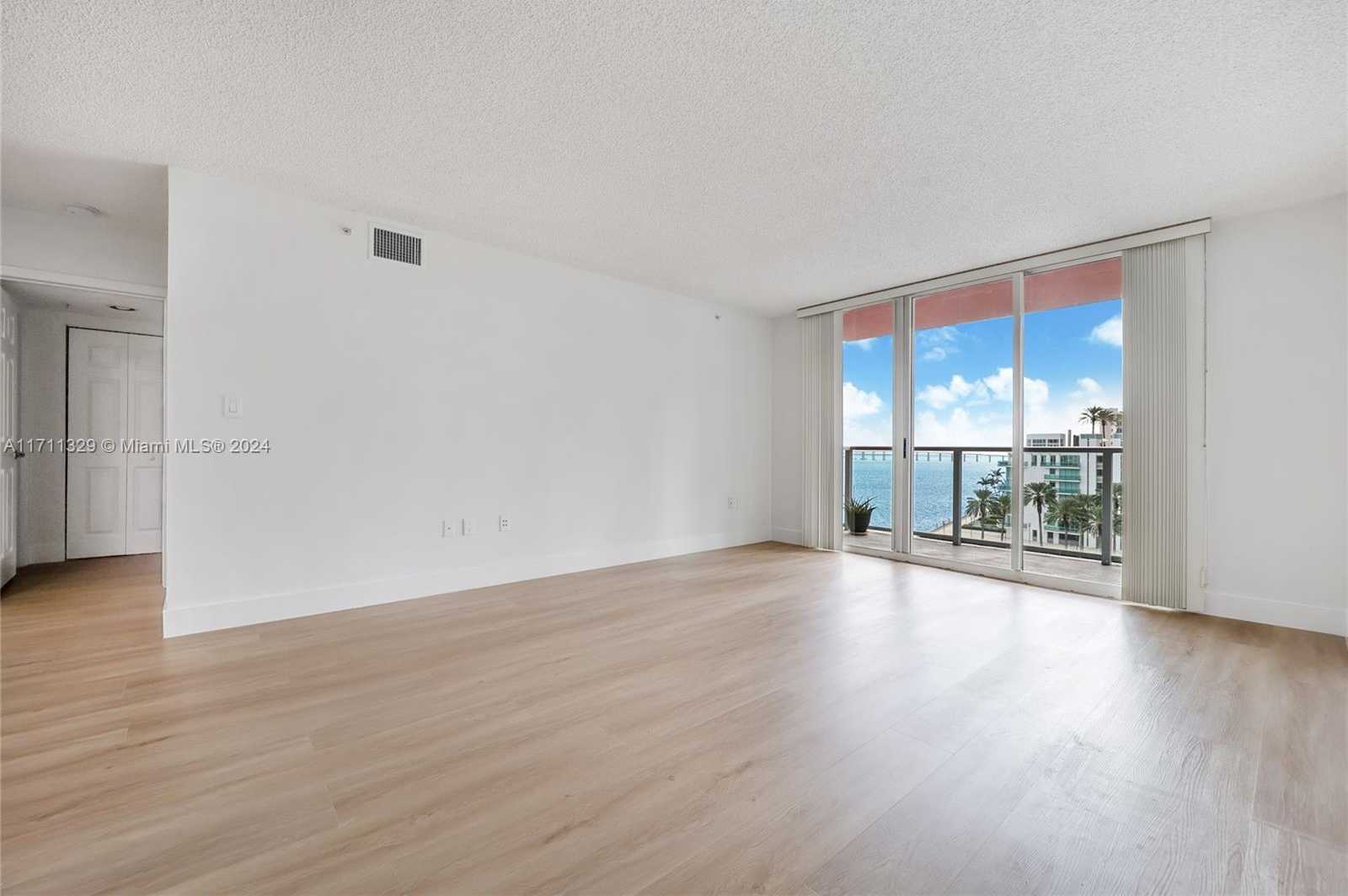 Small Image of 1155 BRICKELL BAY DR #609, Miami Number 2