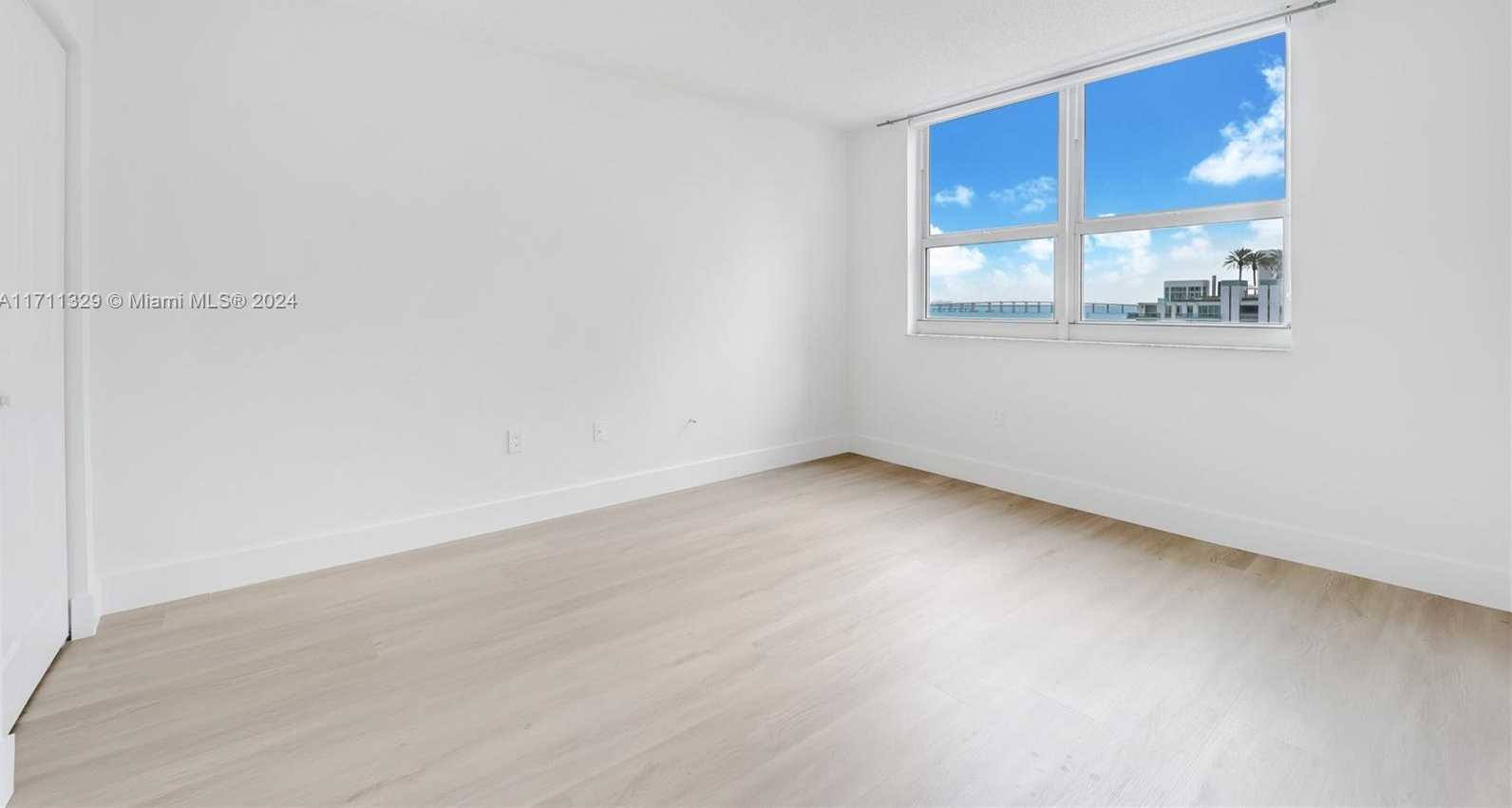 Small Image of 1155 BRICKELL BAY DR #609, Miami Number 9