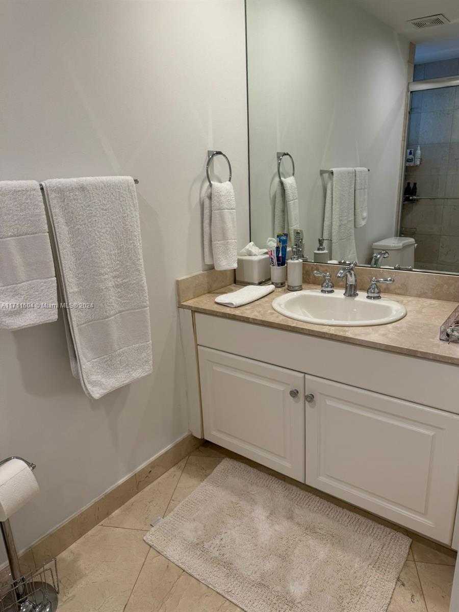 Small Image of 3370 HIDDEN BAY DR #1411, Aventura Number 19