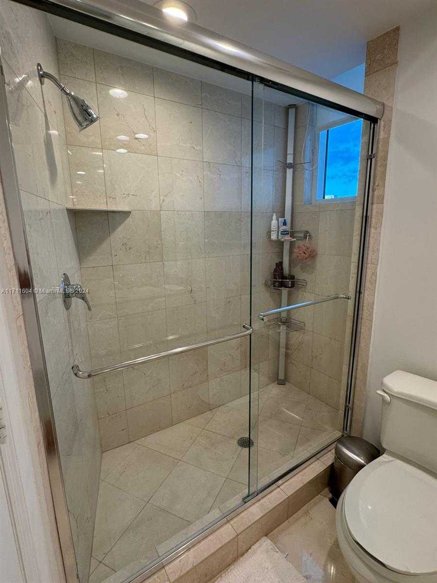 Small Image of 3370 HIDDEN BAY DR #1411, Aventura Number 20