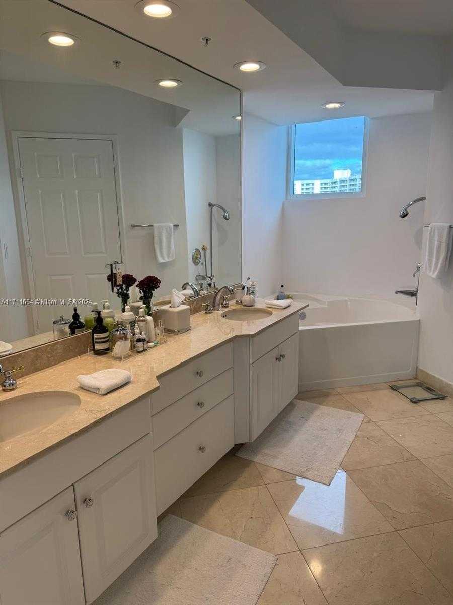Small Image of 3370 HIDDEN BAY DR #1411, Aventura Number 21