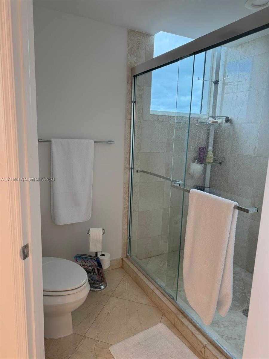 Small Image of 3370 HIDDEN BAY DR #1411, Aventura Number 23
