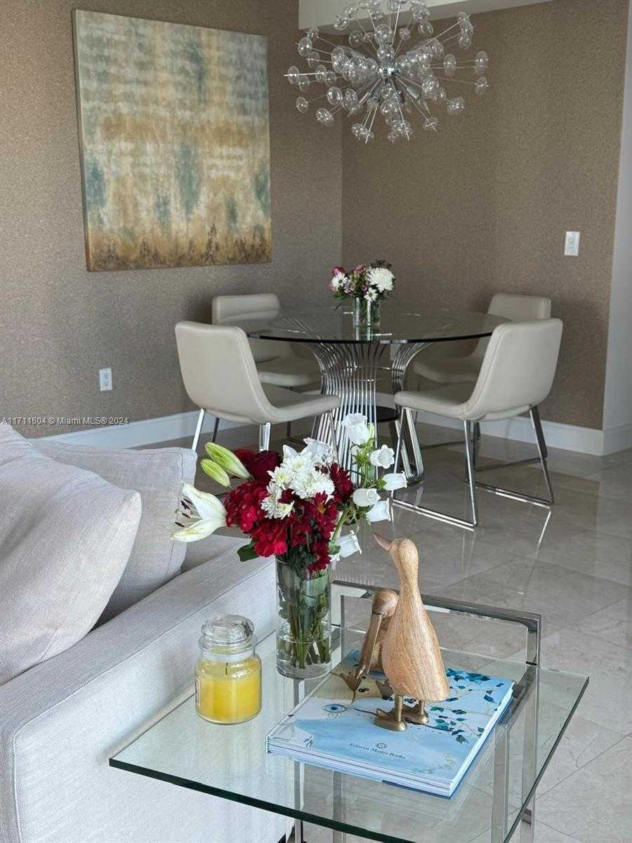 Small Image of 3370 HIDDEN BAY DR #1411, Aventura Number 5