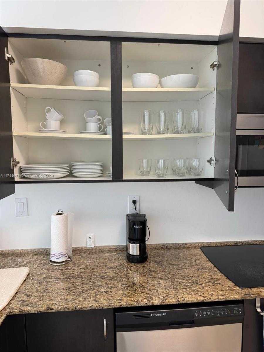 Small Image of 3370 HIDDEN BAY DR #1411, Aventura Number 7